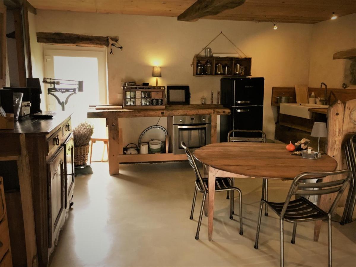 Suites De Campagne Les Eydieux, Petits Dejeuners Inclus Saint-Angel  Extérieur photo
