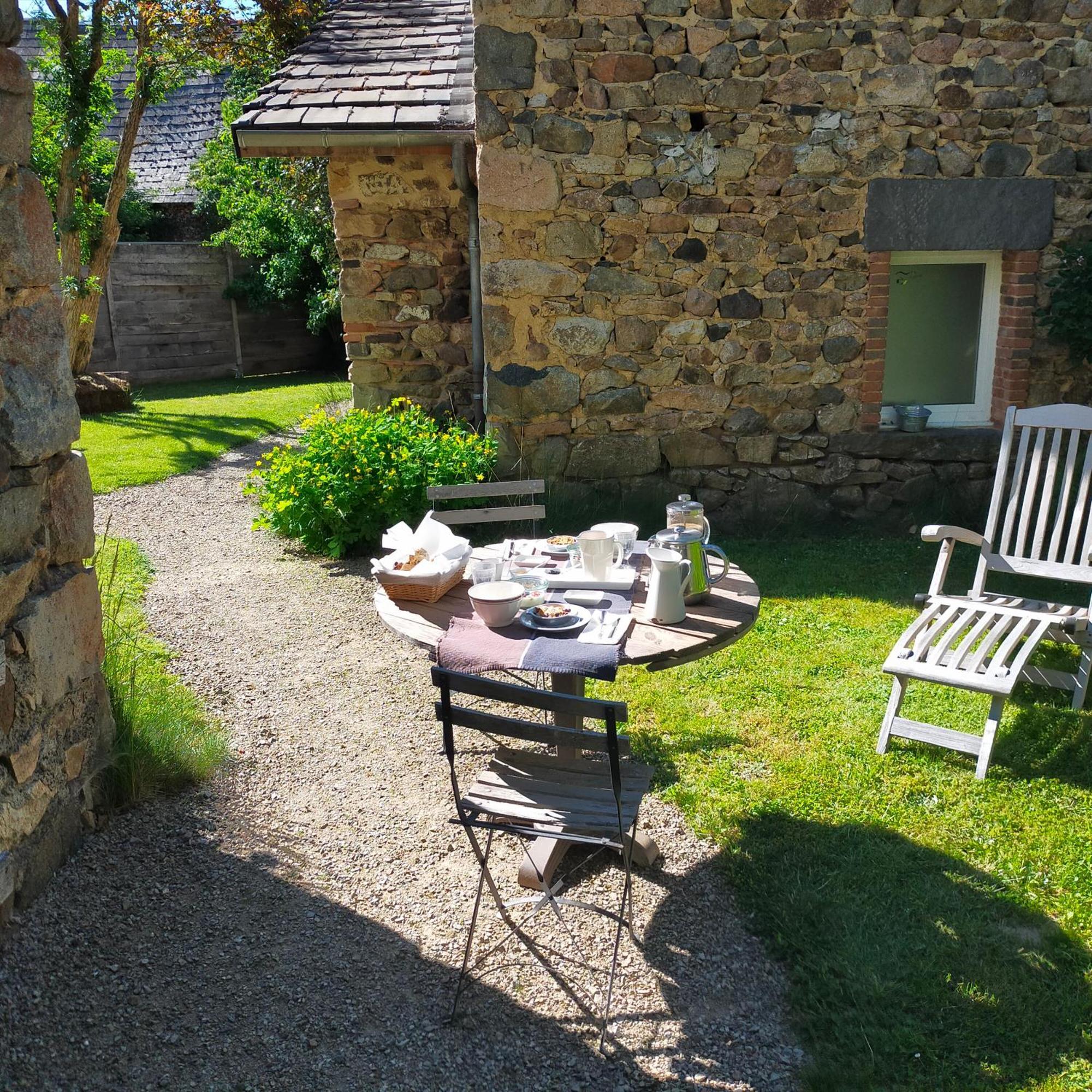 Suites De Campagne Les Eydieux, Petits Dejeuners Inclus Saint-Angel  Extérieur photo